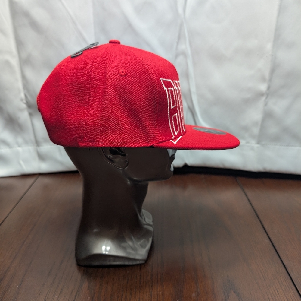 Chicago Bulls NBA Ultra Game Snapback Hat - Picture 2 of 5